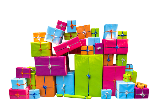 gift-640x480-98341653.png