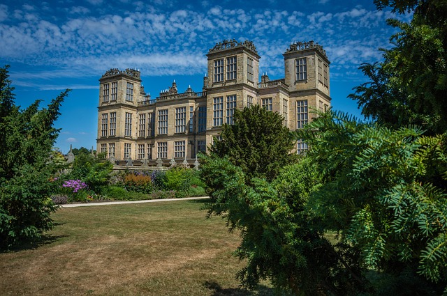 Master Urdu-to-English Conversations: Tips for Accurate Transition